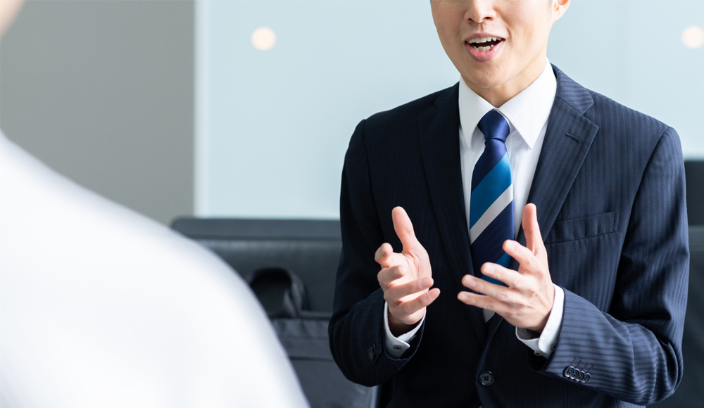 飯田市でホームページ制作会社を選ぶときに重視すべき“誰が対応するか”の重要性を伝える画像
