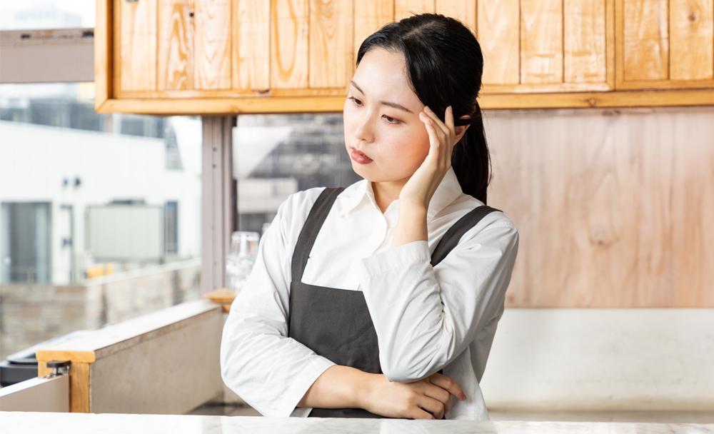 ホームページがあるのに集客できない悩みを抱える飯田市・伊那市の中小企業経営者や店舗オーナーのイメージ